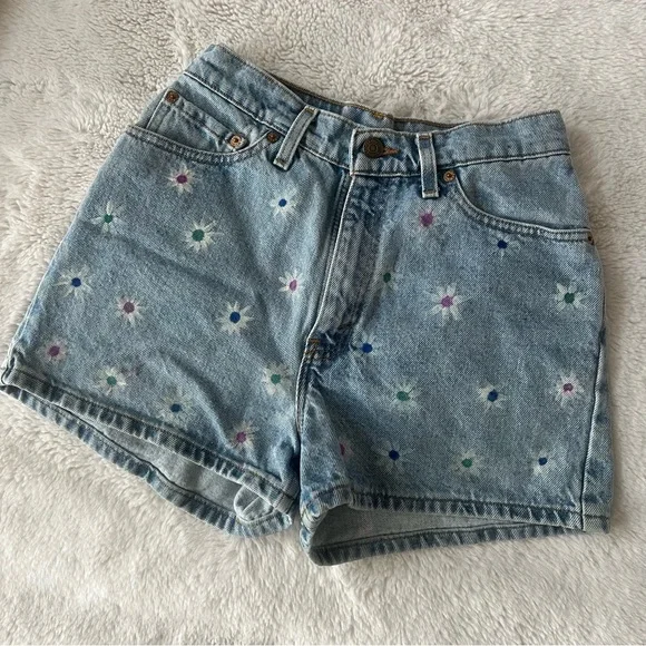 VINTAGE Levi’s 512 Slim Mom Shorts 90s Custom Floral, hand painted - Picture 1 of 10